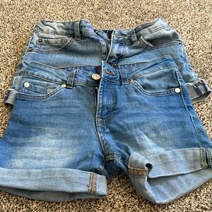 Set of 2 girls shorts size 10